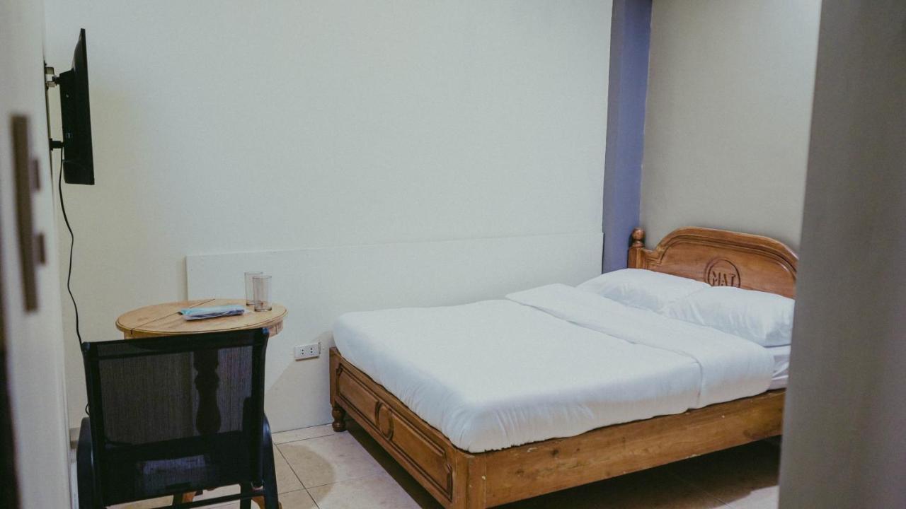 2428 Suites Urdaneta Esterno foto