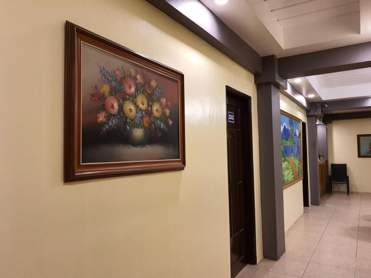 2428 Suites Urdaneta Esterno foto