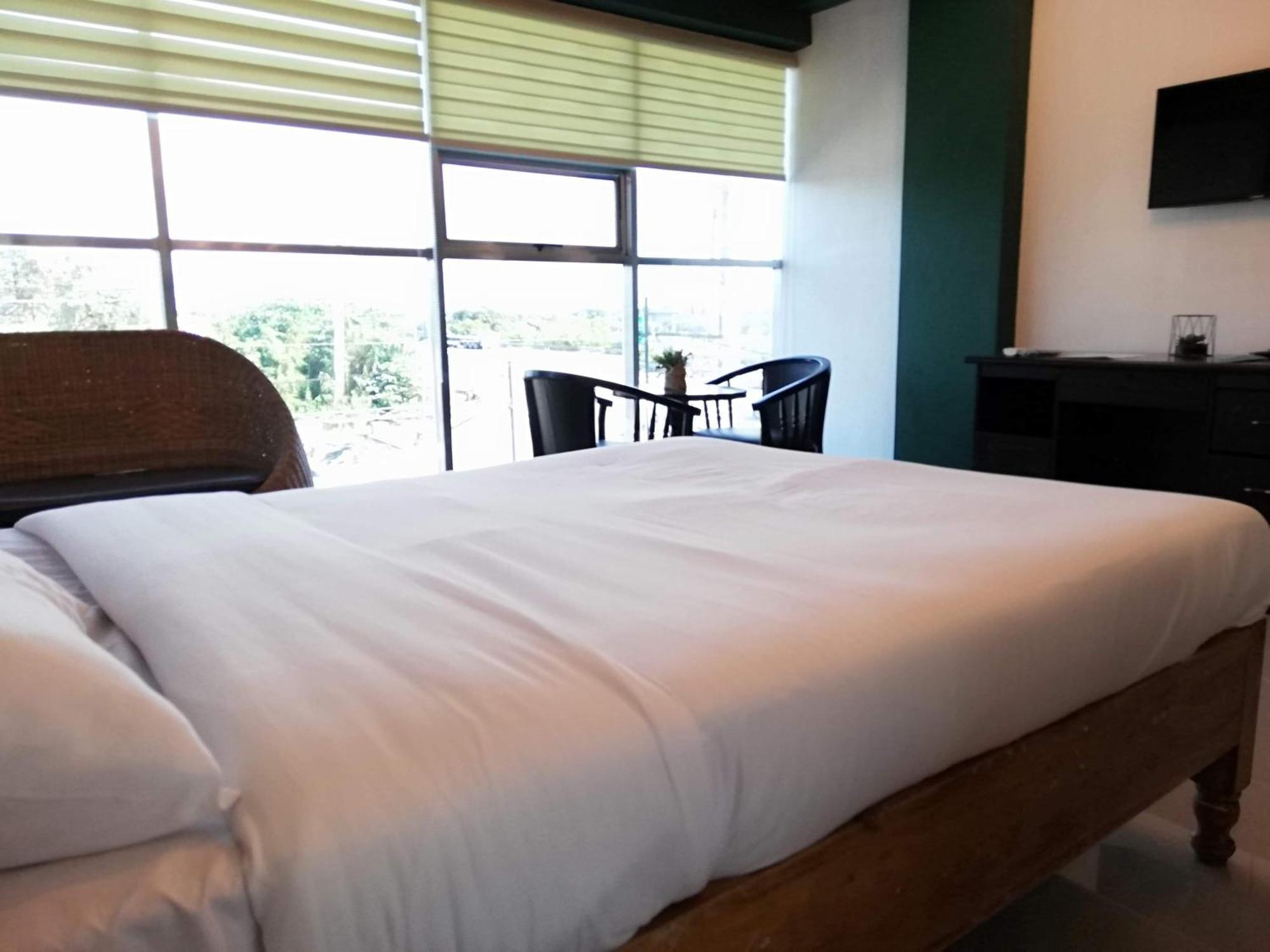2428 Suites Urdaneta Camera foto